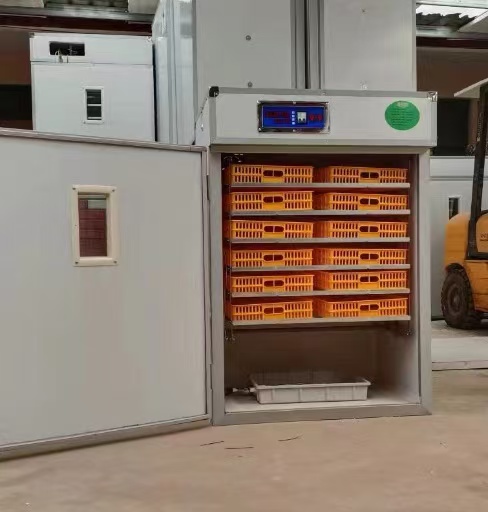 Incubadora de Ovos Solar 1056  - Farming Africa avaliação e preço